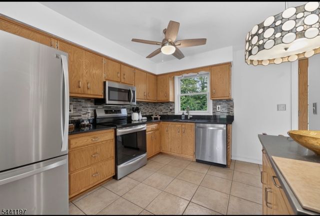 22 Sandra Rd, East Amwell Twp., NJ 08551