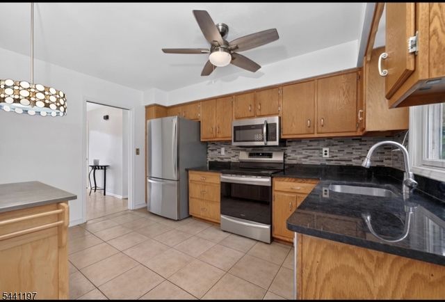 22 Sandra Rd, East Amwell Twp., NJ 08551