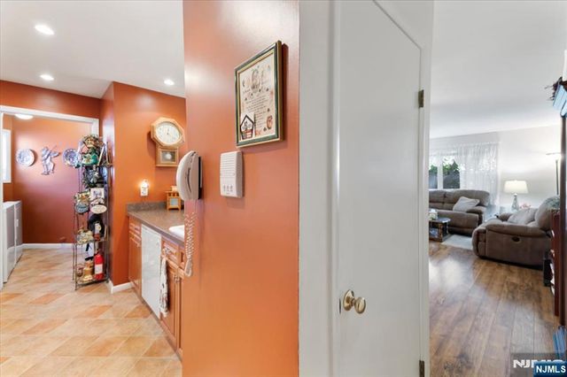 16 Elm Street 1, Bergenfield, NJ 07621