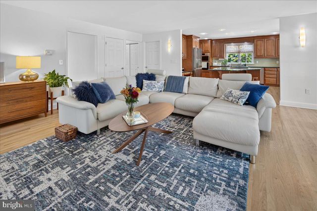 17-B E CURLIS AVE, Pennington, NJ 08534
