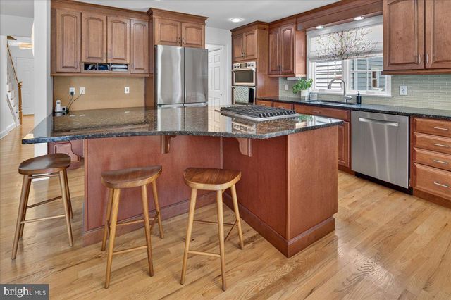 17-B E CURLIS AVE, Pennington, NJ 08534
