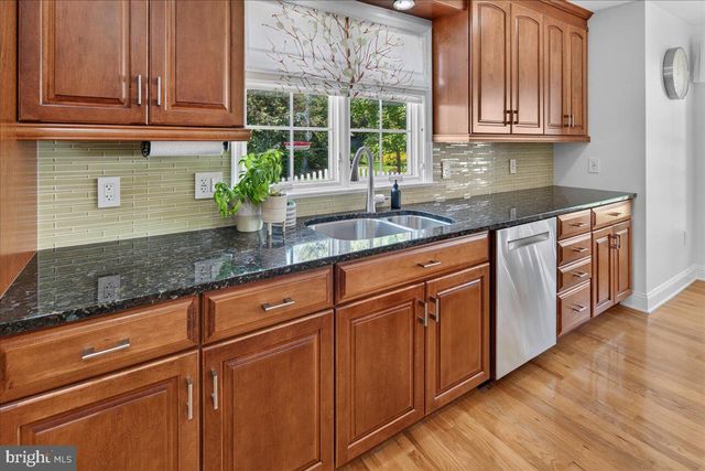 17-B E CURLIS AVE, Pennington, NJ 08534