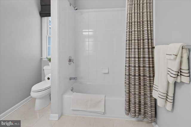 17-B E CURLIS AVE, Pennington, NJ 08534