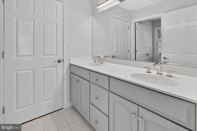 17-B E CURLIS AVE, Pennington, NJ 08534