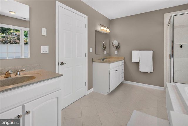 17-B E CURLIS AVE, Pennington, NJ 08534