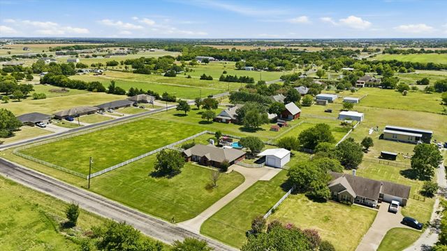 1328 Pierce Road, Red Oak, TX 75154