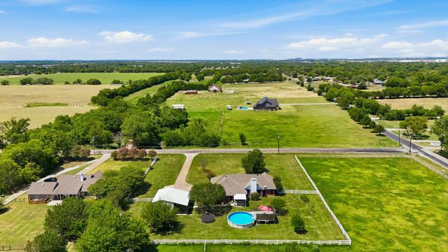 1328 Pierce Road, Red Oak, TX 75154
