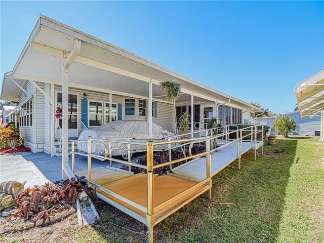 7566 Montauk Avenue, Micco, FL 32976