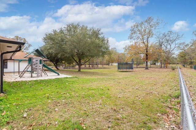 304 Hosea Forrest Road, Huntington, TX 75949