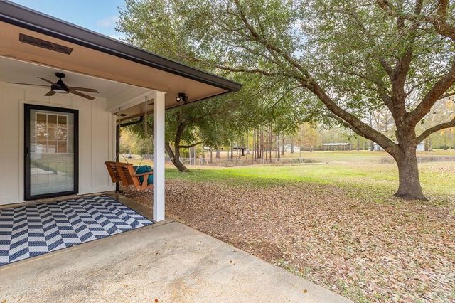 304 Hosea Forrest Road, Huntington, TX 75949