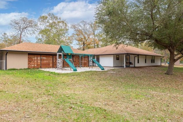 304 Hosea Forrest Road, Huntington, TX 75949