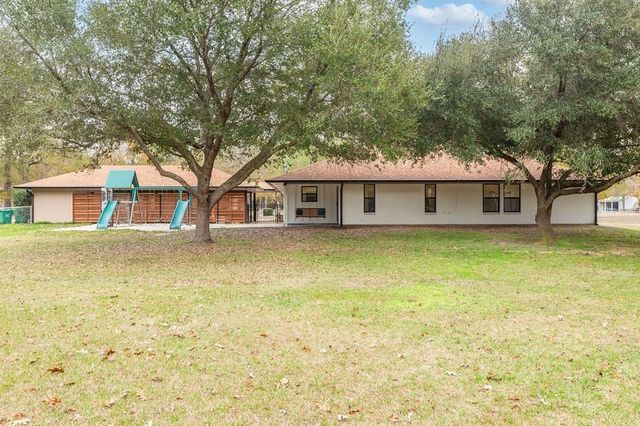 304 Hosea Forrest Road, Huntington, TX 75949