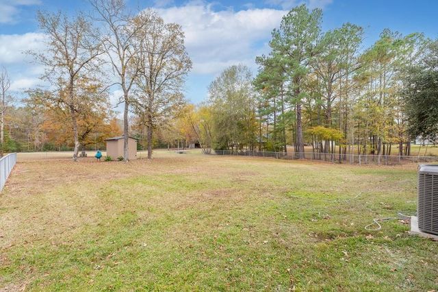 304 Hosea Forrest Road, Huntington, TX 75949