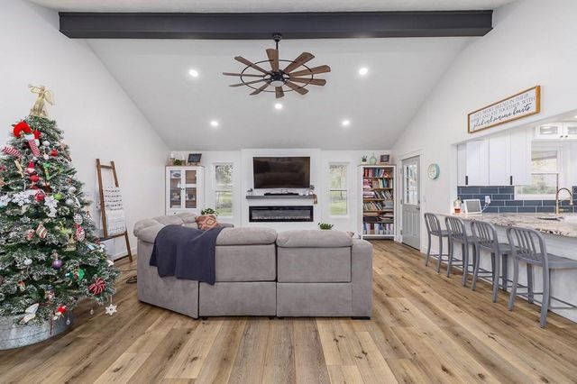 304 Hosea Forrest Road, Huntington, TX 75949