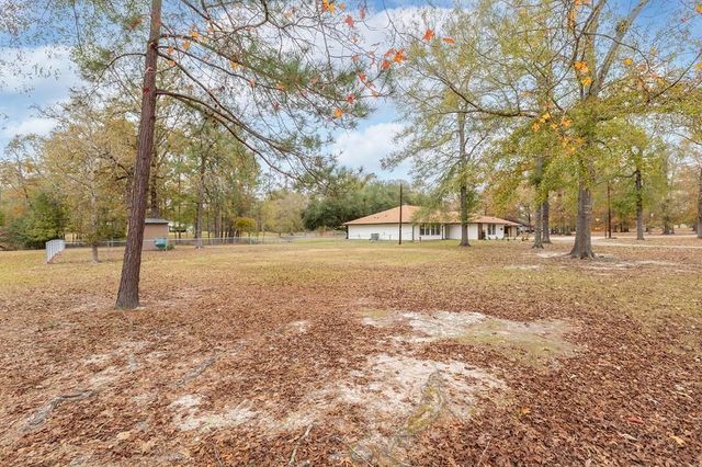 304 Hosea Forrest Road, Huntington, TX 75949