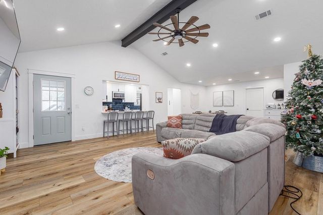 304 Hosea Forrest Road, Huntington, TX 75949