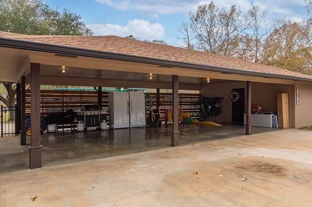 304 Hosea Forrest Road, Huntington, TX 75949