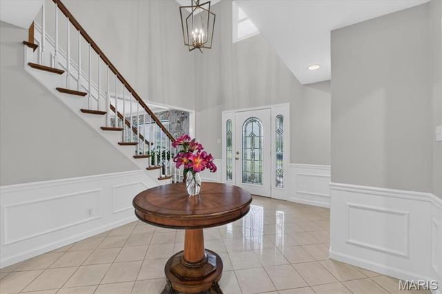 13231 Thornhill Drive, Town And Country, MO 63131