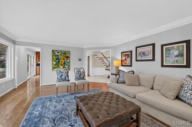 13231 Thornhill Drive, Town And Country, MO 63131