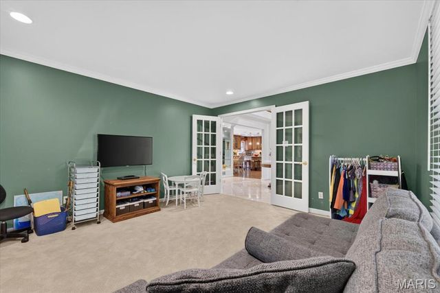 13231 Thornhill Drive, Town And Country, MO 63131