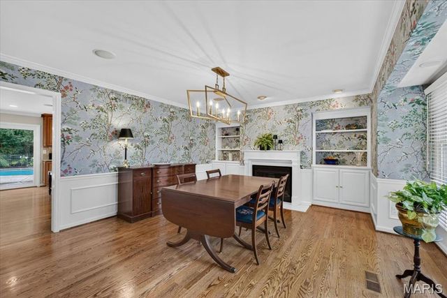 13231 Thornhill Drive, Town And Country, MO 63131