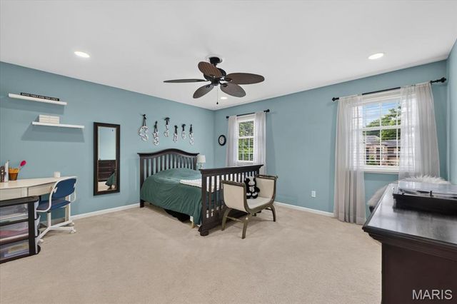 13231 Thornhill Drive, Town And Country, MO 63131