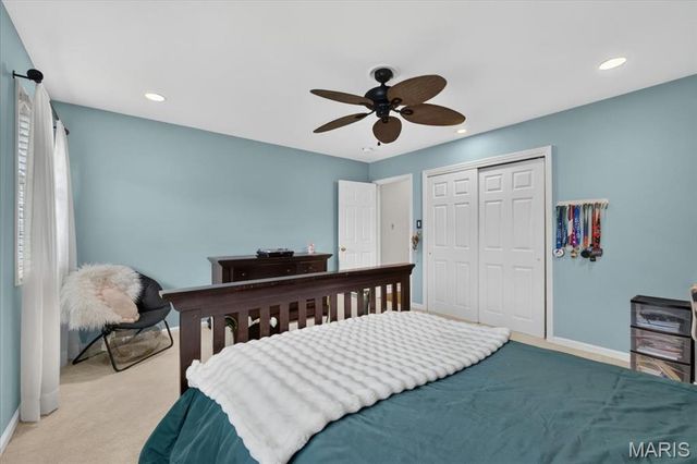 13231 Thornhill Drive, Town And Country, MO 63131