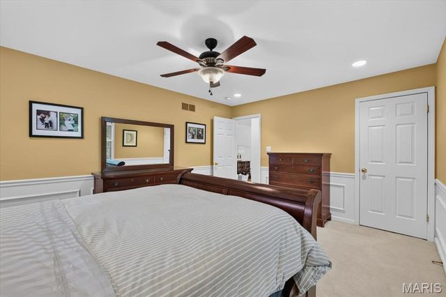 13231 Thornhill Drive, Town And Country, MO 63131