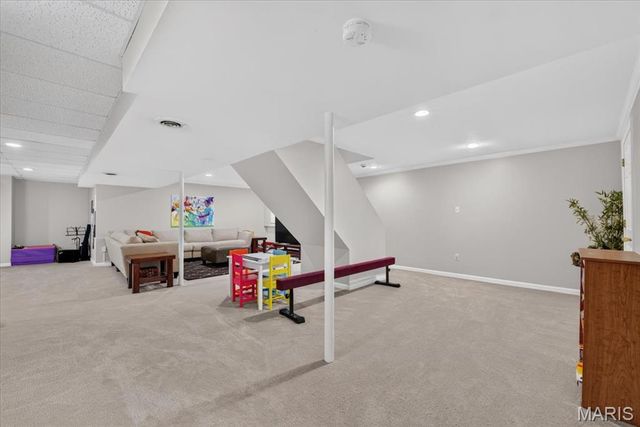 13231 Thornhill Drive, Town And Country, MO 63131
