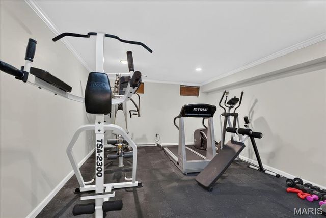 13231 Thornhill Drive, Town And Country, MO 63131