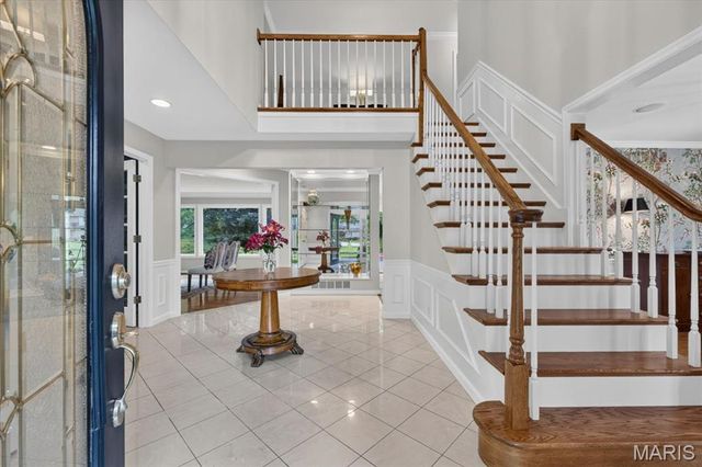 13231 Thornhill Drive, Town And Country, MO 63131