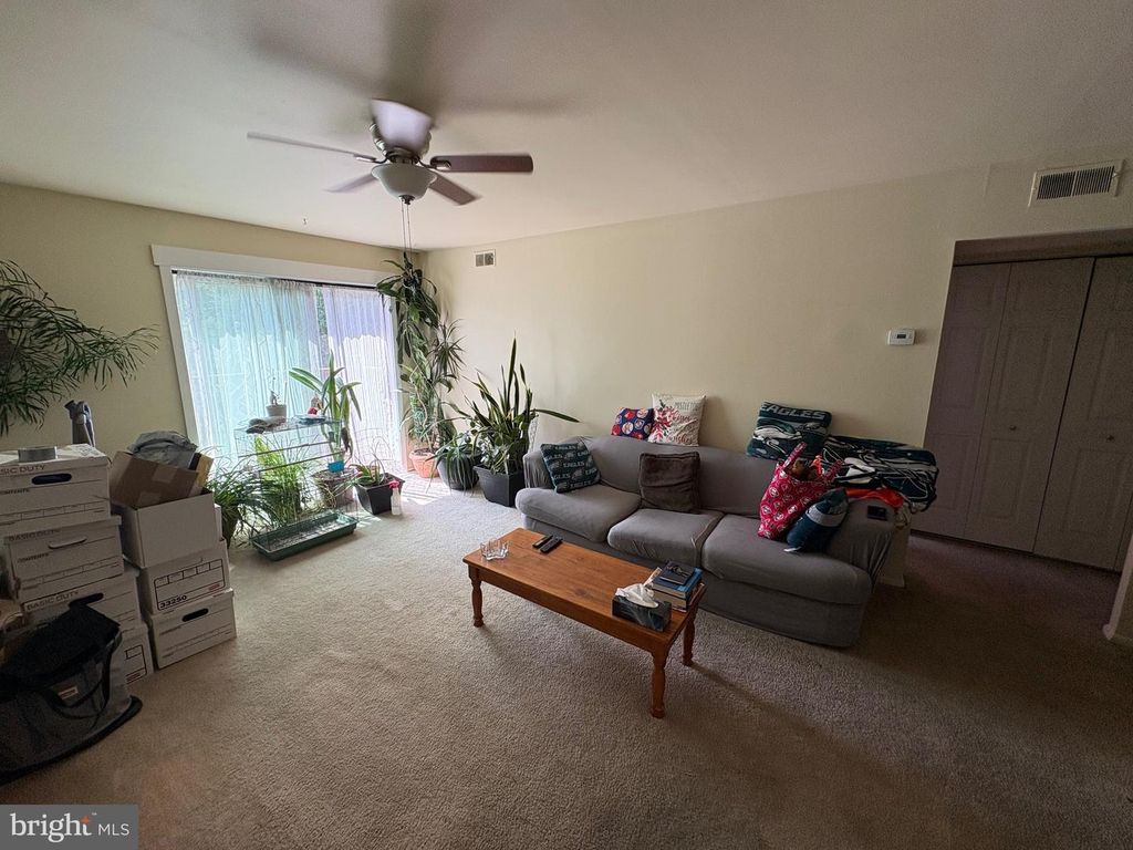5200 HILLTOP DR #A21, BROOKHAVEN, PA 19015 — exterior