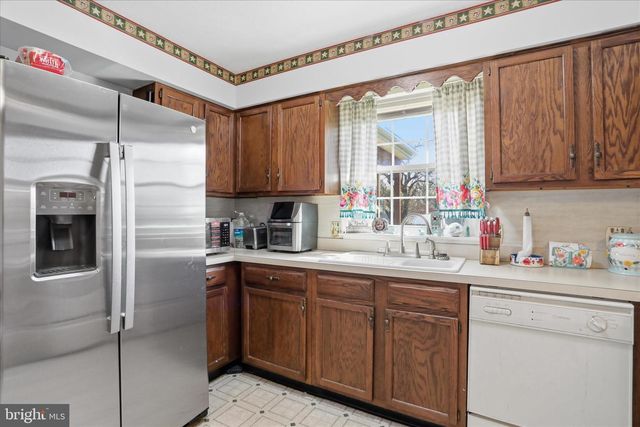 14 WINDSOR LN, Bunker Hill, WV 25413