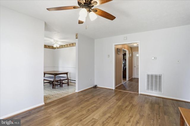 14 WINDSOR LN, Bunker Hill, WV 25413