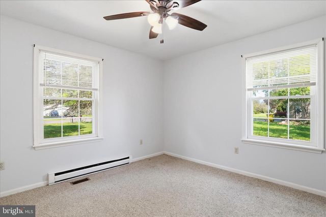 14 WINDSOR LN, Bunker Hill, WV 25413