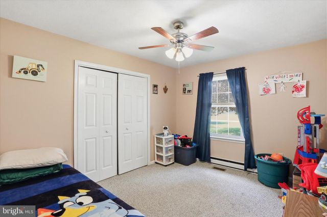 14 WINDSOR LN, Bunker Hill, WV 25413