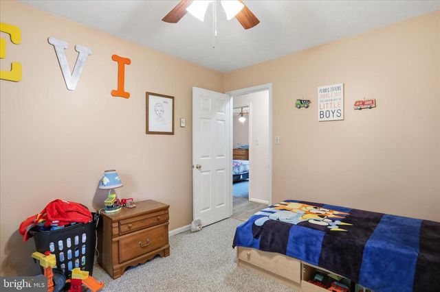 14 WINDSOR LN, Bunker Hill, WV 25413