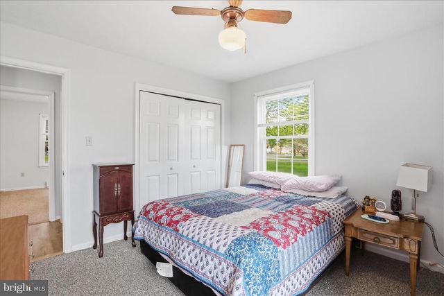 14 WINDSOR LN, Bunker Hill, WV 25413