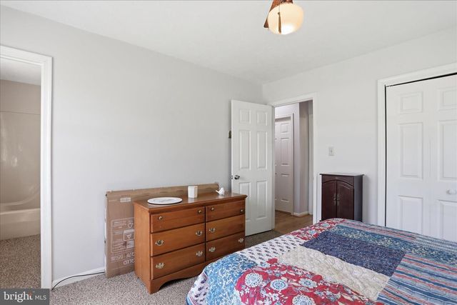 14 WINDSOR LN, Bunker Hill, WV 25413