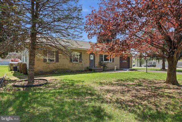 14 WINDSOR LN, Bunker Hill, WV 25413
