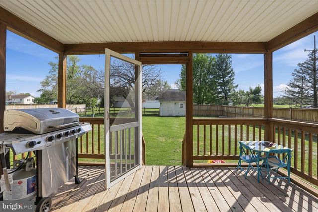 14 WINDSOR LN, Bunker Hill, WV 25413