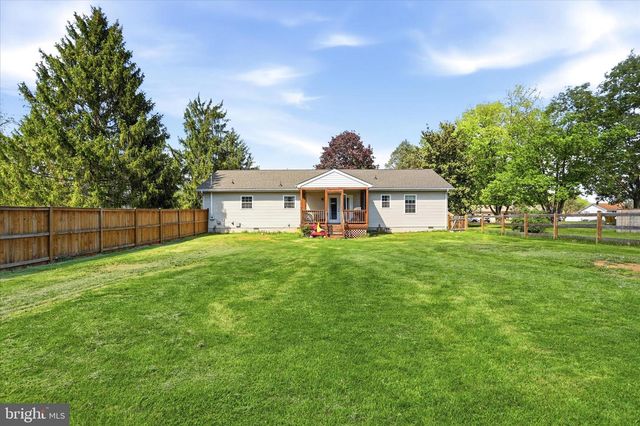 14 WINDSOR LN, Bunker Hill, WV 25413