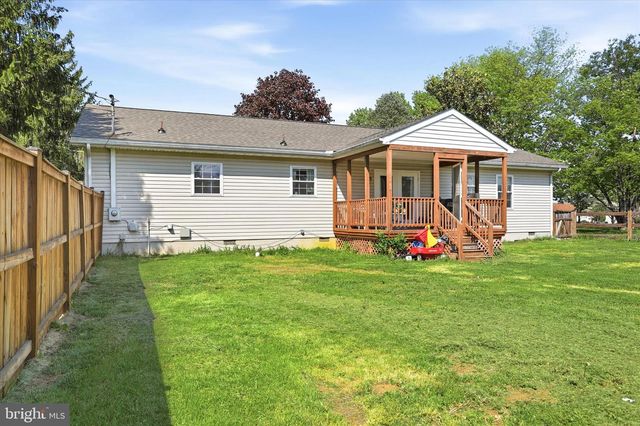 14 WINDSOR LN, Bunker Hill, WV 25413