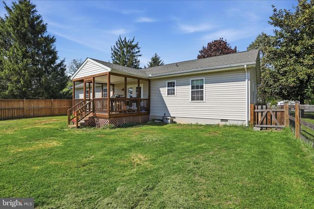 14 WINDSOR LN, Bunker Hill, WV 25413