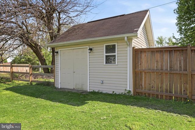 14 WINDSOR LN, Bunker Hill, WV 25413