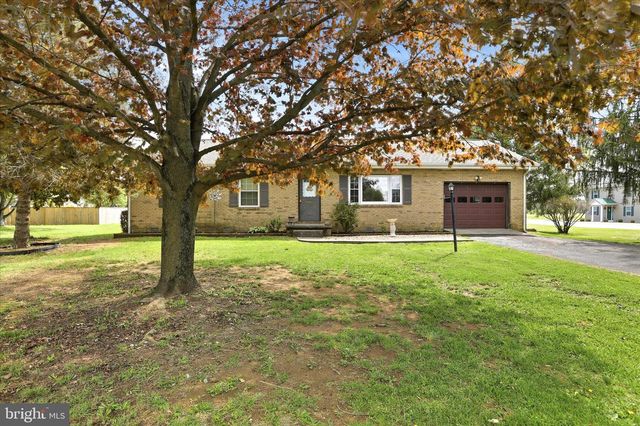14 WINDSOR LN, Bunker Hill, WV 25413