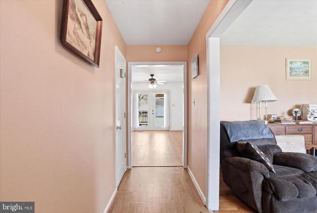 14 WINDSOR LN, Bunker Hill, WV 25413