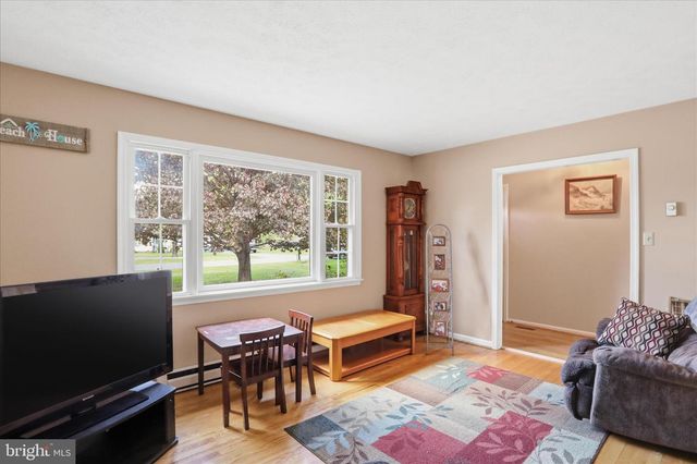 14 WINDSOR LN, Bunker Hill, WV 25413