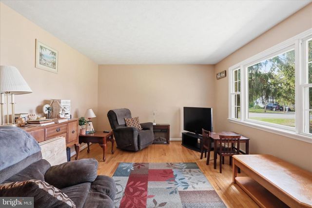 14 WINDSOR LN, Bunker Hill, WV 25413