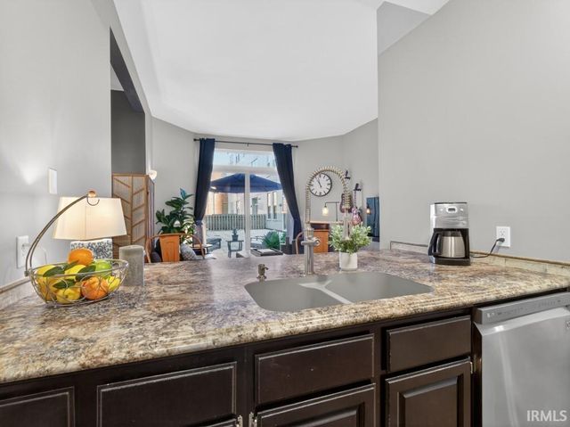113 W Wayne St Apt 212, Fort Wayne, IN 46802